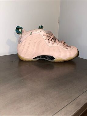 Women’s foamposite Athletic Sneakers in Soft Pink size 8.5.